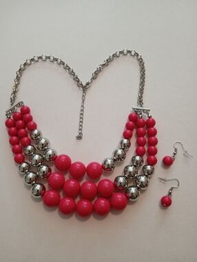 #1194. Silver Toned & Pink Acrylic Necklace, With Matching Earrings Set.